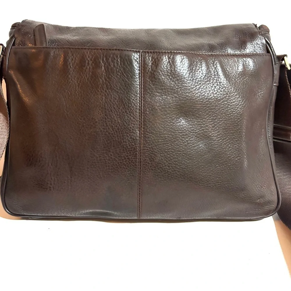 Kenneth Cole unisex Dark Brown distressed Leather Messenger work Travel Bag